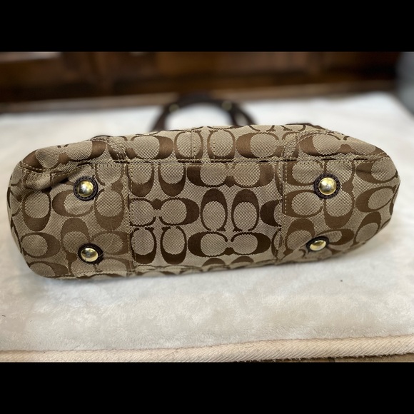 Coach Bag w/gold accents - Picture 4 of 8